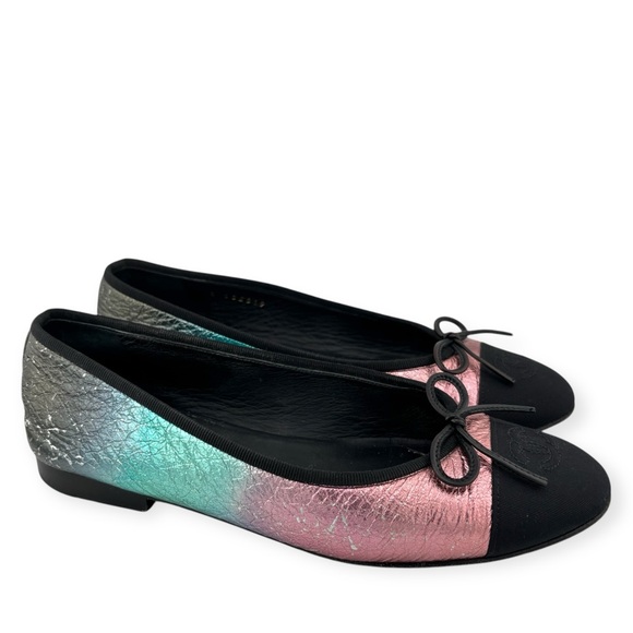 Chanel Laminated Calfskin Grosgrain Cap Toe CC Ballerina Flats - Picture 1 of 6